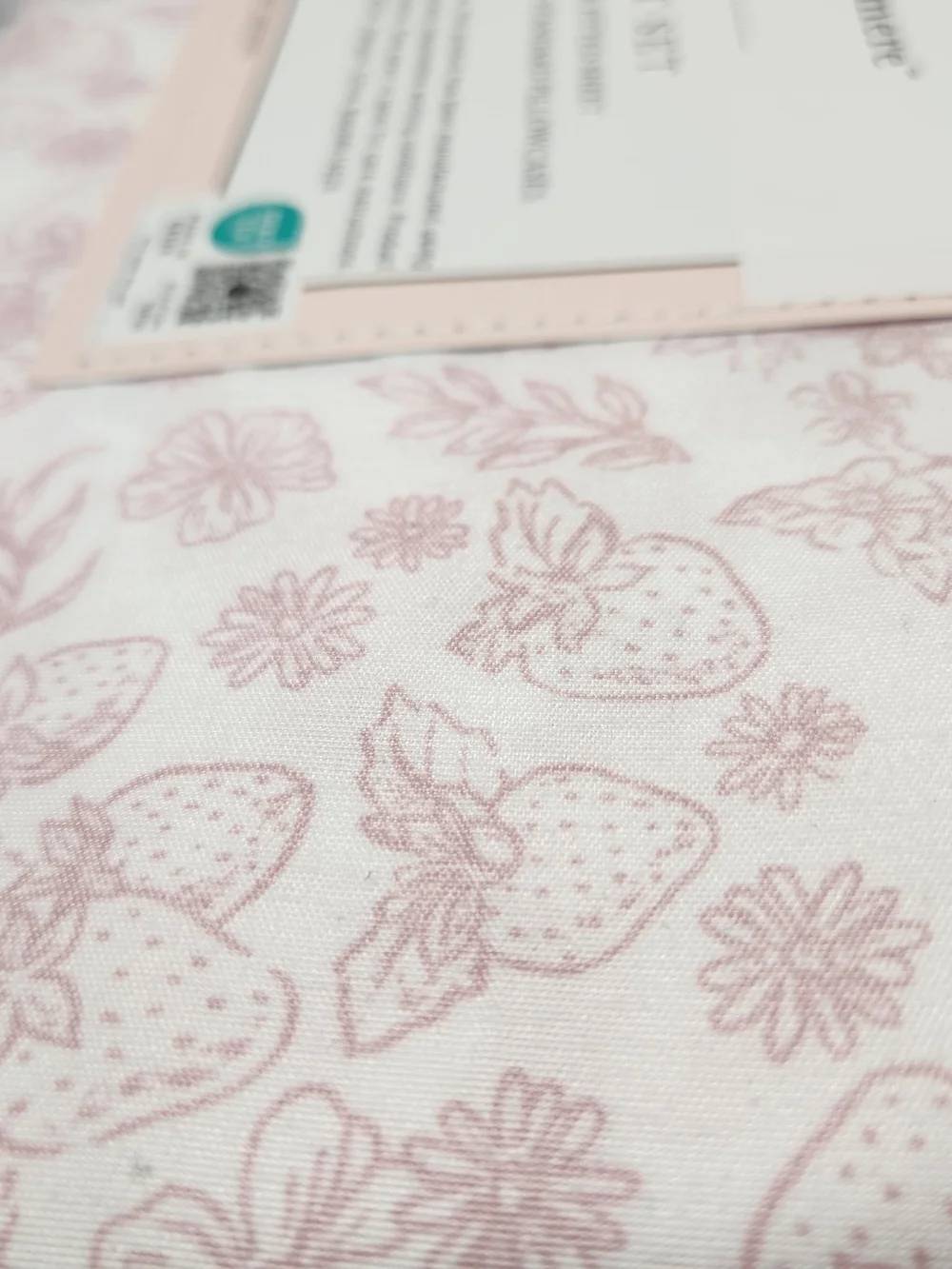 cupcakes & cashmere Pink Strawberries Queen Sheet Set